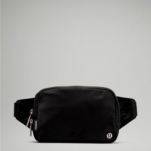 NWT lululemon black belt bag 2L